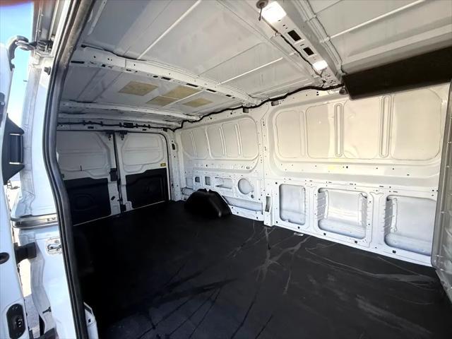 Photo of 2021 WHITE Ford Transit-150
