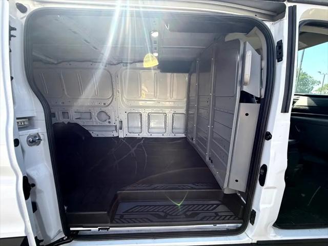 Photo of 2021 WHITE Ford Transit-150