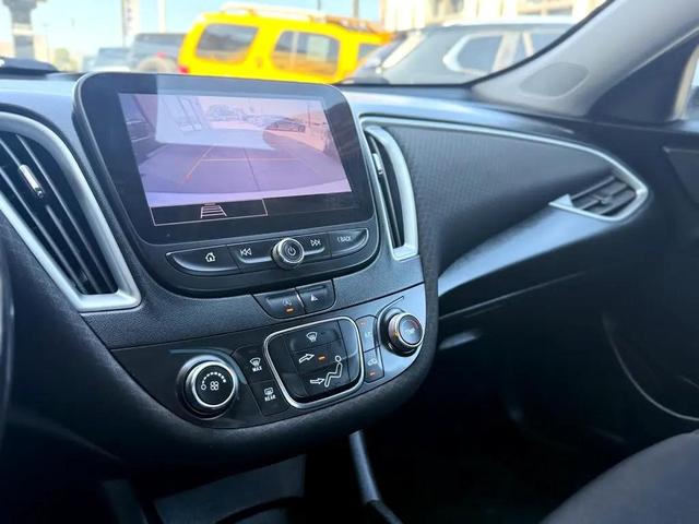 Photo of 2022 WHITE Chevrolet Malibu