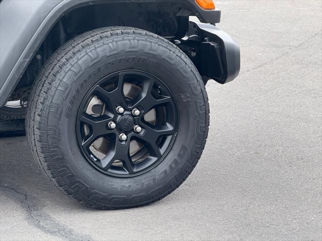Photo of 2021 GREY Jeep Wrangler