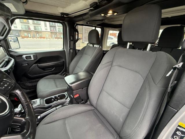 Photo of 2021 GREY Jeep Wrangler