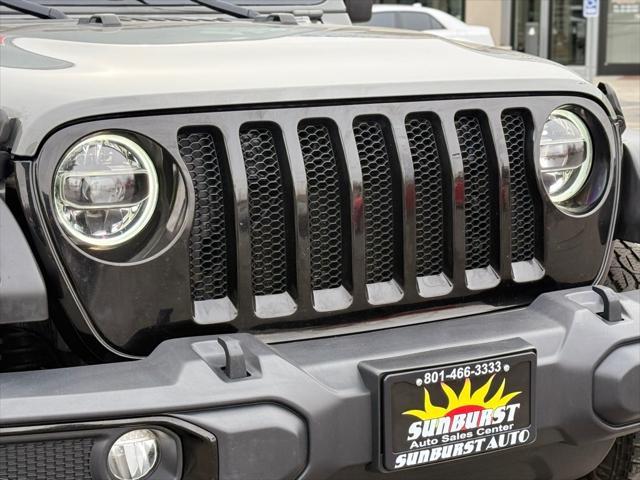 Photo of 2021 GREY Jeep Wrangler