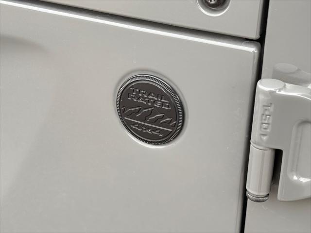 Photo of 2021 GREY Jeep Wrangler