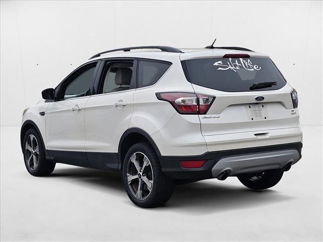 Photo of 2017 White Platinum Met Ford Escape
