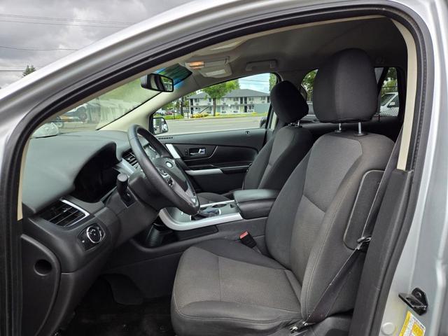 Photo of 2014 Ingot Silver Metallic Ford Edge