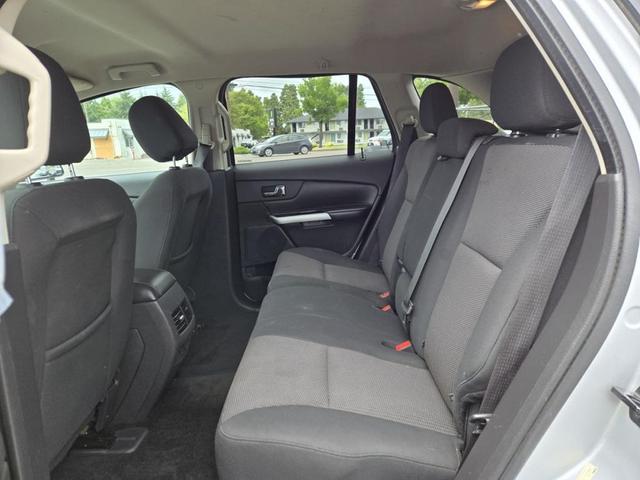 Photo of 2014 Ingot Silver Metallic Ford Edge