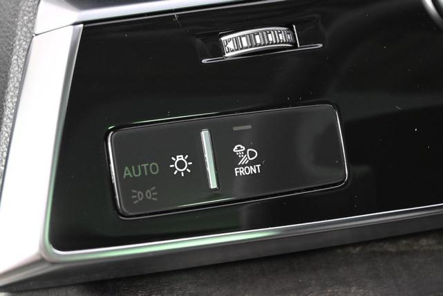 Photo of 2023 Glacier White Metallic Audi Q7