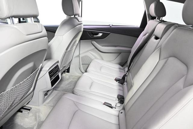 Photo of 2023 Glacier White Metallic Audi Q7