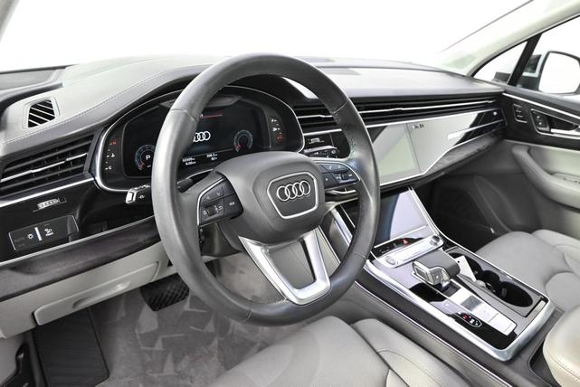 Photo of 2023 Glacier White Metallic Audi Q7