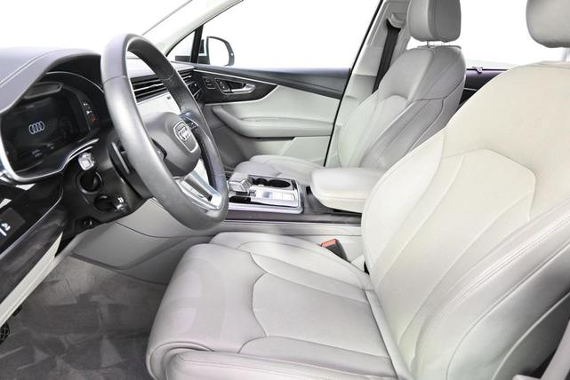 Photo of 2023 Glacier White Metallic Audi Q7
