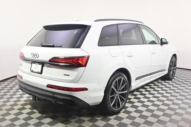 Photo of 2023 Glacier White Metallic Audi Q7
