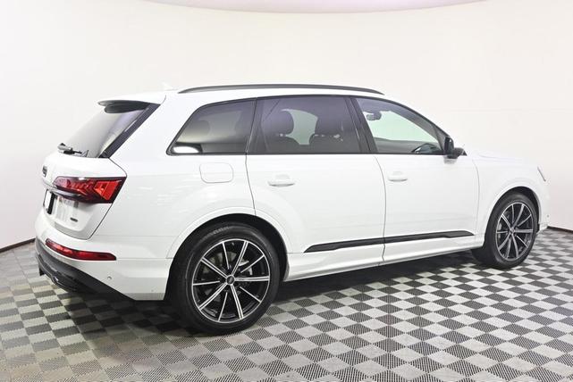 Photo of 2023 Glacier White Metallic Audi Q7