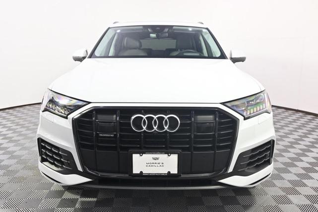 Photo of 2023 Glacier White Metallic Audi Q7