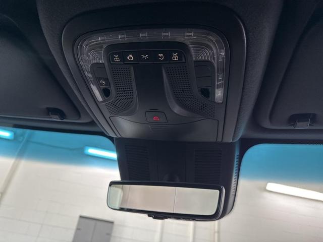 Photo of 2025 White Mercedes-Benz Sprinter 2500