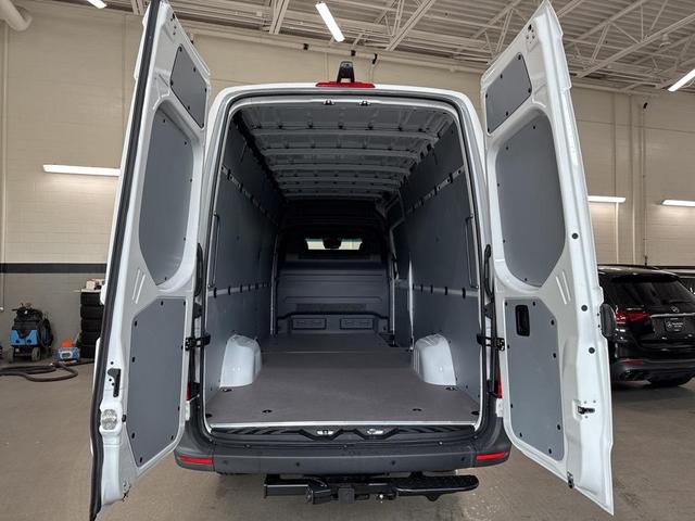 Photo of 2025 White Mercedes-Benz Sprinter 2500
