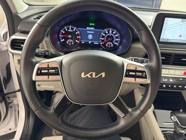Photo of 2022 Glacial White Pearl Kia Telluride