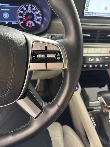 Photo of 2022 Glacial White Pearl Kia Telluride