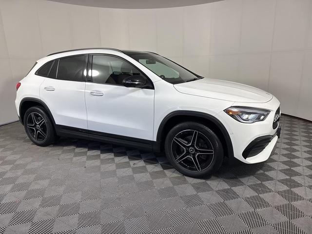Photo of 2022 Polar White Mercedes-Benz GLA 250