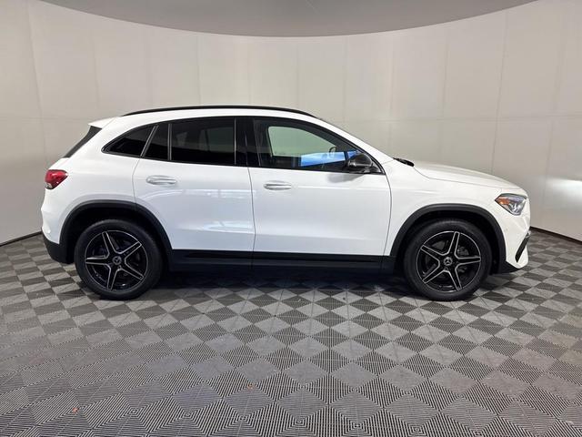 Photo of 2022 Polar White Mercedes-Benz GLA 250