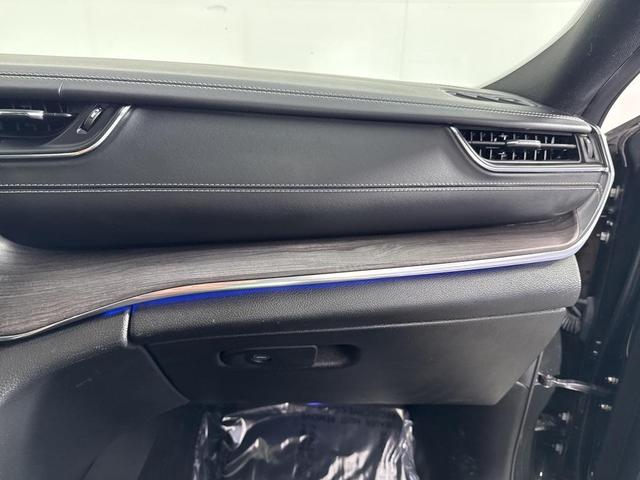 Photo of 2023 Rocky Mountain Pearlcoat Jeep Grand Cherokee L