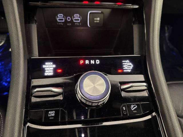 Photo of 2023 Rocky Mountain Pearlcoat Jeep Grand Cherokee L