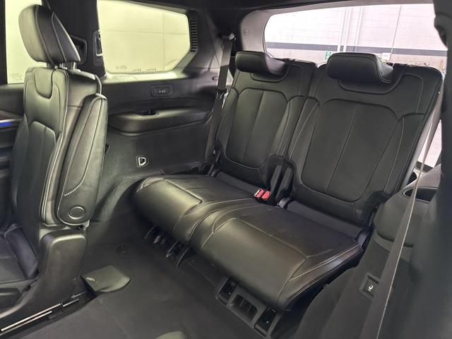 Photo of 2023 Rocky Mountain Pearlcoat Jeep Grand Cherokee L