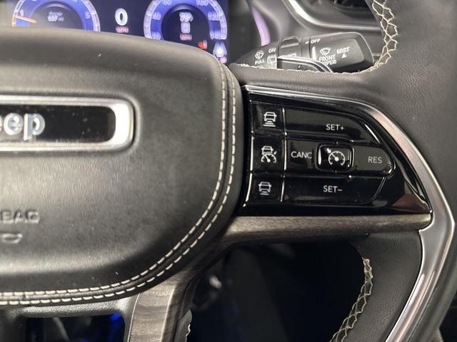 Photo of 2023 Rocky Mountain Pearlcoat Jeep Grand Cherokee L