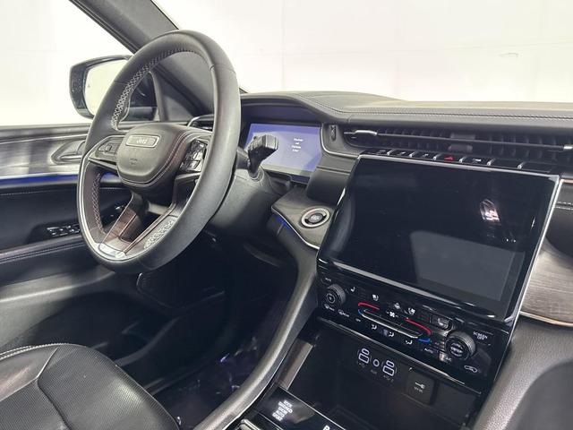 Photo of 2023 Rocky Mountain Pearlcoat Jeep Grand Cherokee L