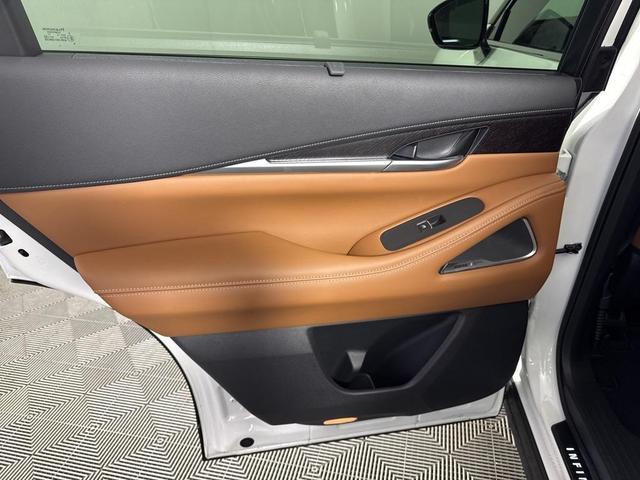 Photo of 2025 Mjst Whte INFINITI QX60