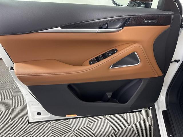 Photo of 2025 Mjst Whte INFINITI QX60