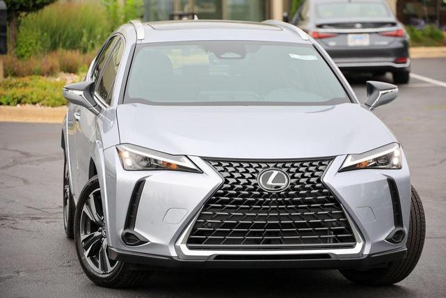 Photo of 2025 Iridium Lexus UX 300h