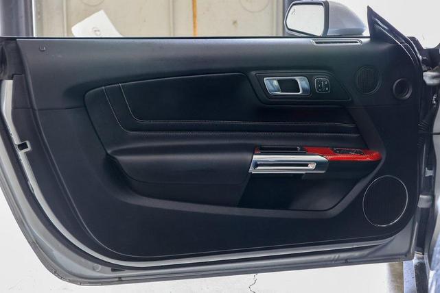 Photo of 2020 Iconic Silver Metallic Ford Mustang