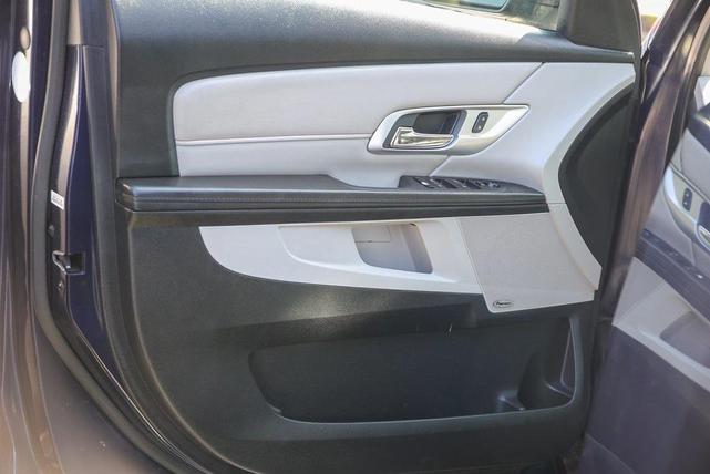 Photo of 2017 Dark Sapphire Blue Metallic GMC Terrain