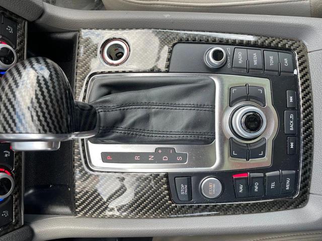 Photo of 2015 Gray Audi Q7