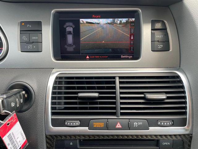 Photo of 2015 Gray Audi Q7