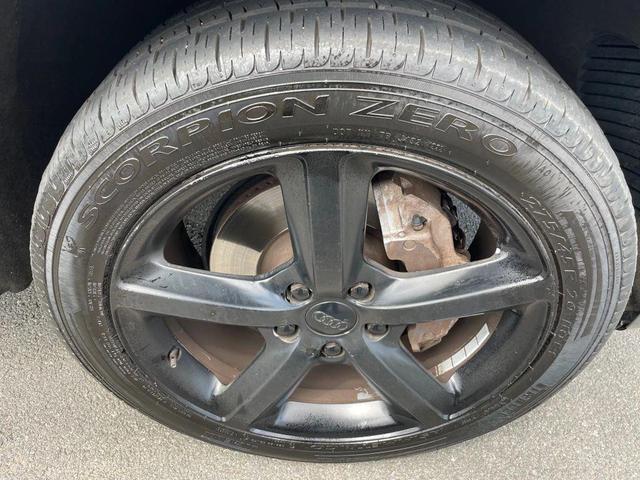 Photo of 2015 Gray Audi Q7