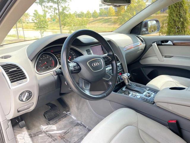 Photo of 2015 Gray Audi Q7