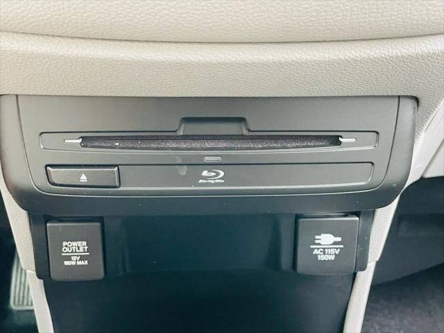 Photo of 2018 Crystal Black Pearl Honda Odyssey