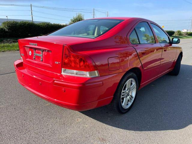 Photo of 2007 Passion Red Volvo S60