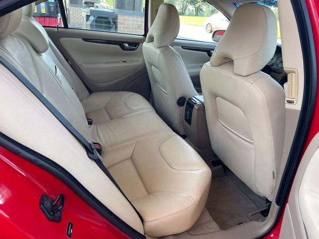 Photo of 2007 Passion Red Volvo S60