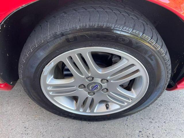 Photo of 2007 Passion Red Volvo S60