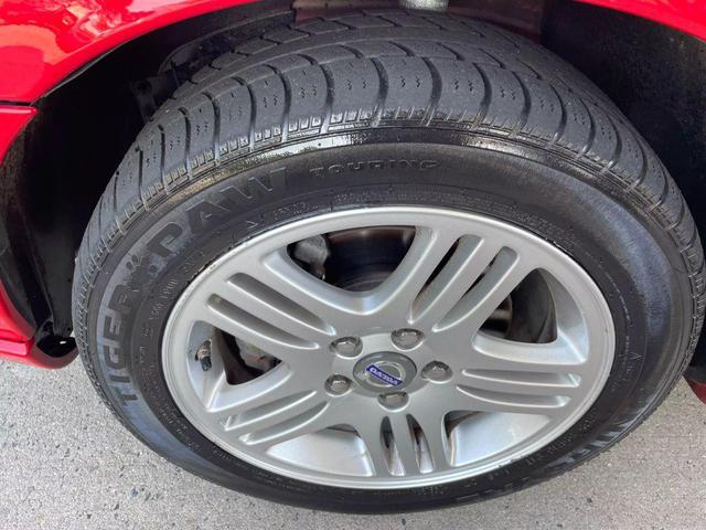 Photo of 2007 Passion Red Volvo S60