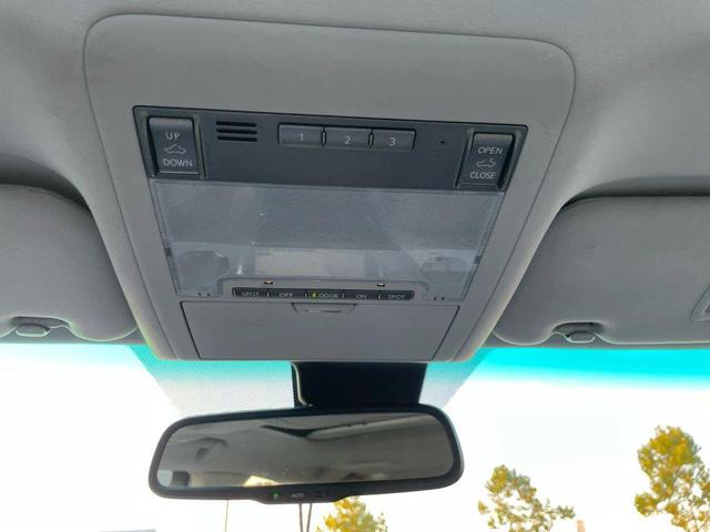 Photo of 2008 Mercury Metallic Lexus LS 460