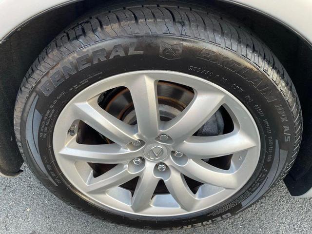Photo of 2008 Mercury Metallic Lexus LS 460