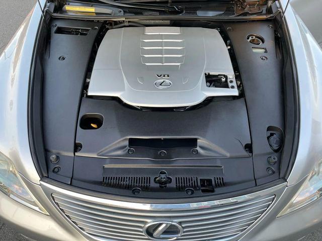 Photo of 2008 Mercury Metallic Lexus LS 460