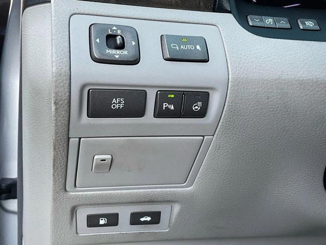 Photo of 2008 Mercury Metallic Lexus LS 460