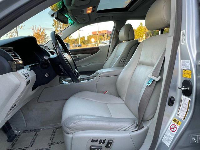 Photo of 2008 Mercury Metallic Lexus LS 460