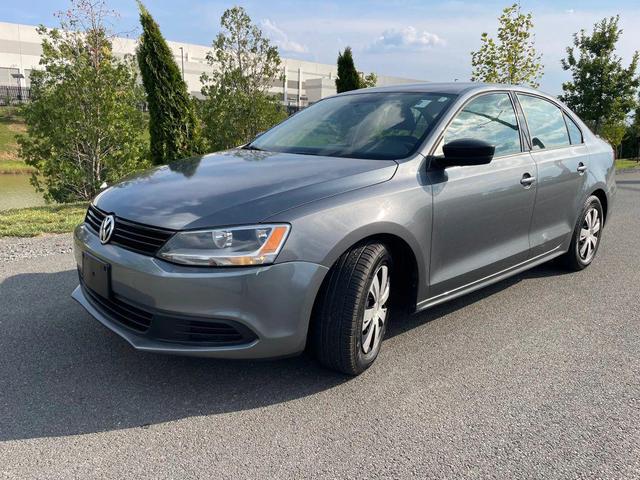 Photo of 2014 Platinum Gray Metallic Volkswagen Jetta