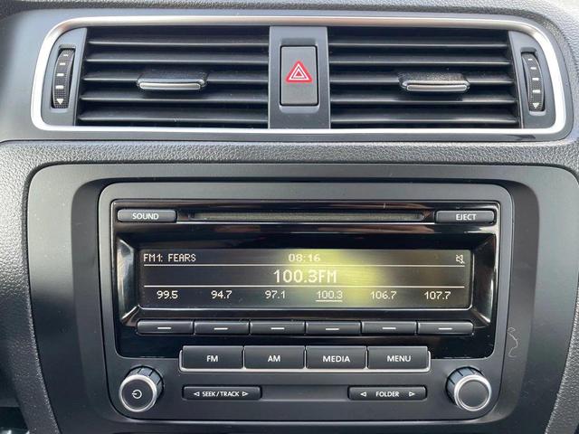 Photo of 2014 Platinum Gray Metallic Volkswagen Jetta