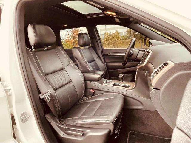 Photo of 2015 Bright White Clearcoat Jeep Grand Cherokee